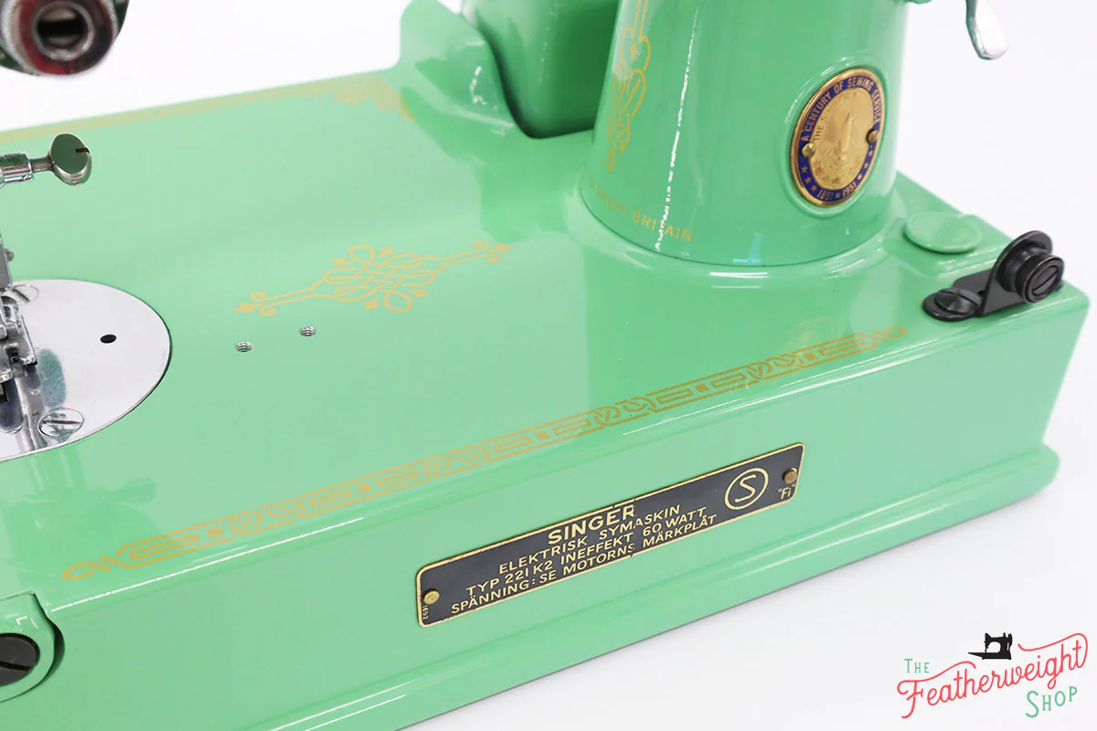 Singer Featherweight Swedish 221K Centennial EG966*** - Fully Restored in Jadeite Milky Green - Image 11