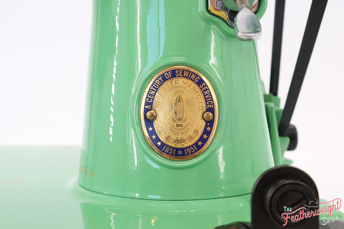 Singer Featherweight Swedish 221K Centennial EG966*** - Fully Restored in Jadeite Milky Green - Image 18