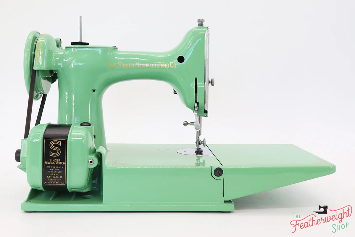 Singer Featherweight Swedish 221K Centennial EG966*** - Fully Restored in Jadeite Milky Green - Image 7