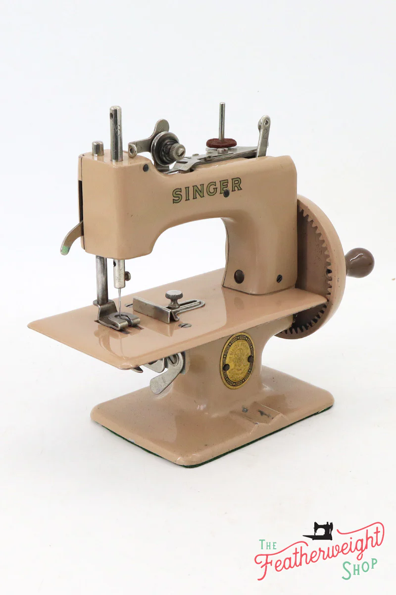Singer Sewhandy Model 20, Beige - May 2024 Faire - Image 3