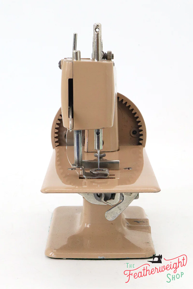 Singer Sewhandy Model 20, Beige - May 2024 Faire - Image 4
