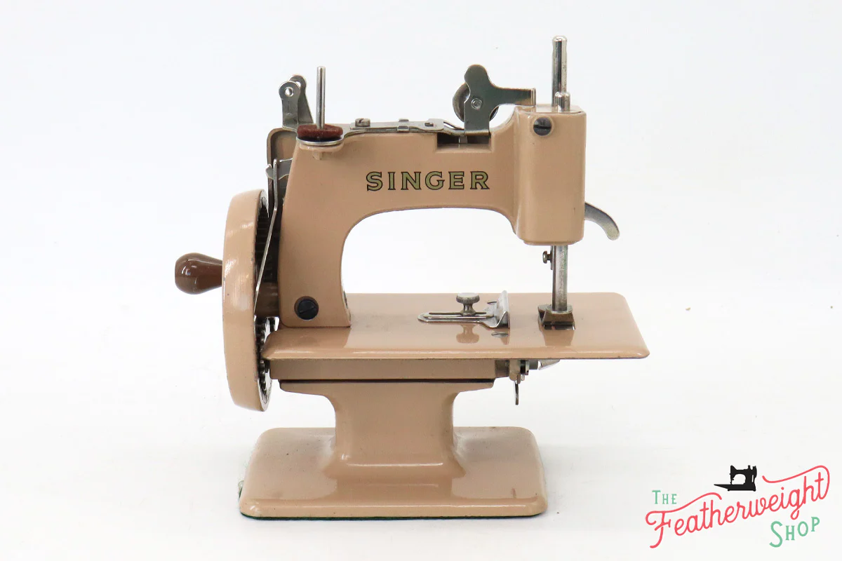 Singer Sewhandy Model 20, Beige - May 2024 Faire - Image 6