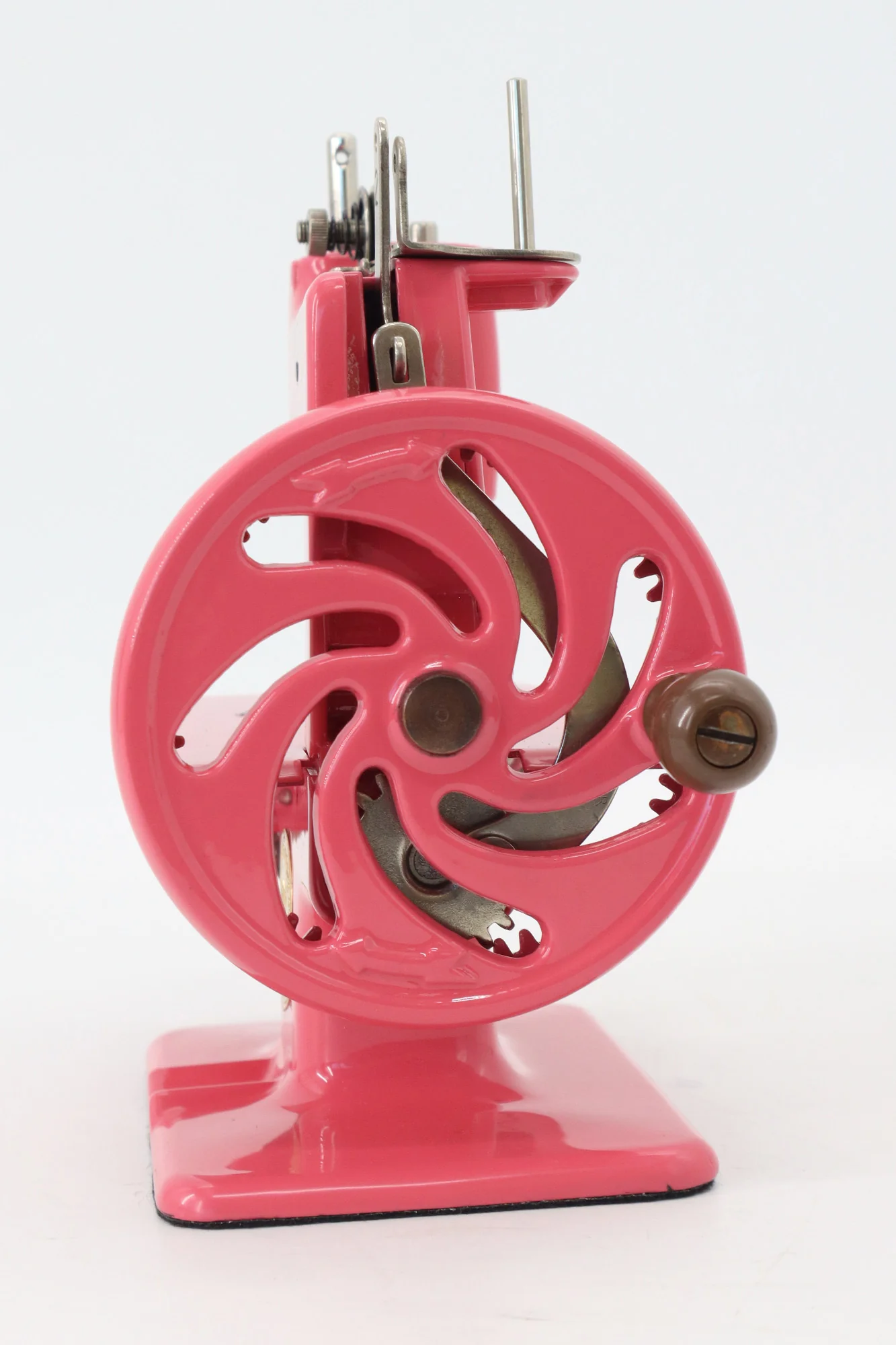 Singer Sewhandy Model 20 - Fully Restored in Happy Pink Grapefruit - Image 7