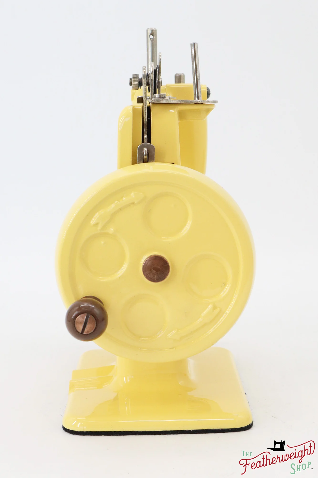 Singer Sewhandy Model 20, Red 'S' - Fully Restored in Happy Yellow, April 2024 - Image 7
