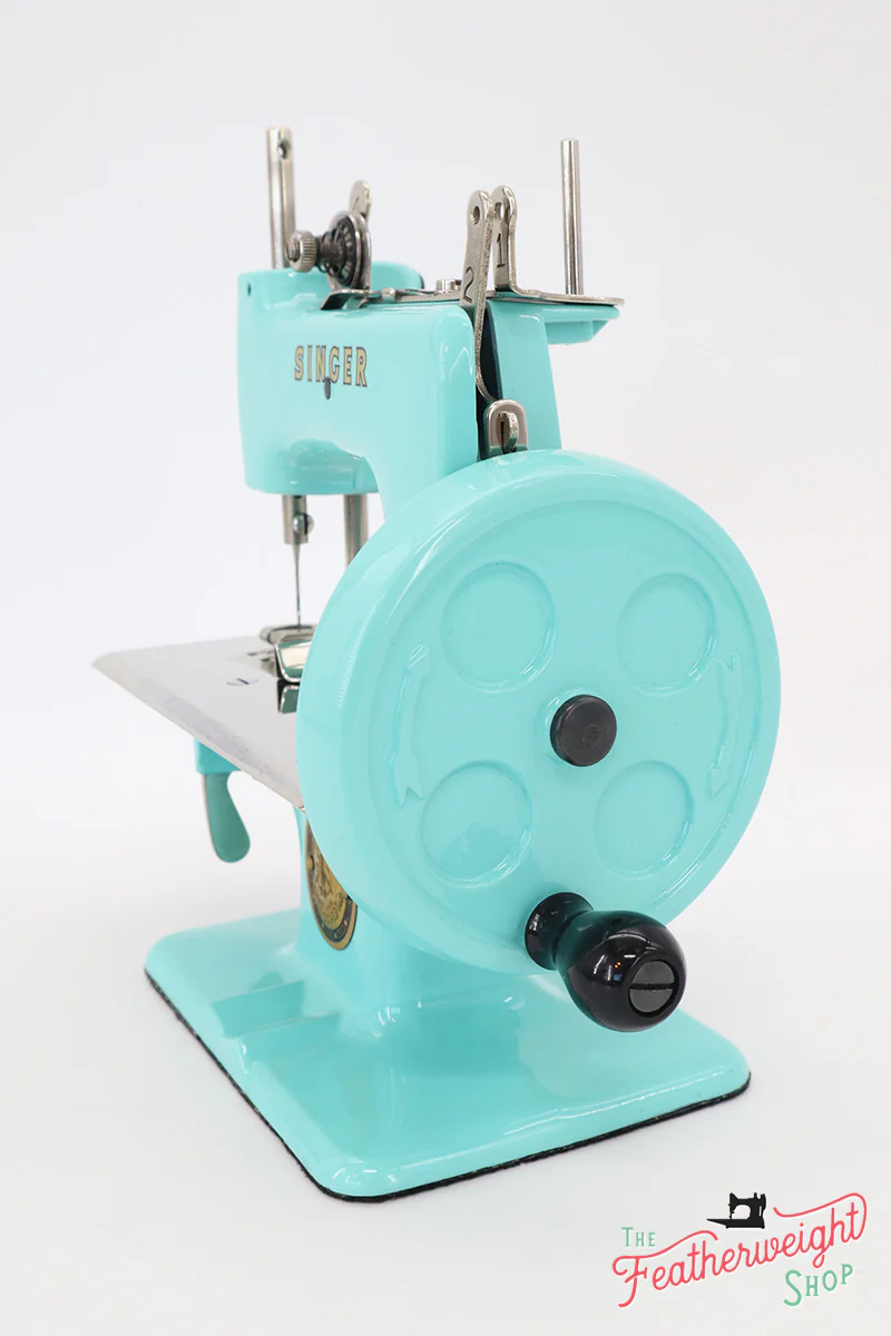 Singer Sewhandy Model 20 - Fully Restored in Tiffany Blue - Image 7
