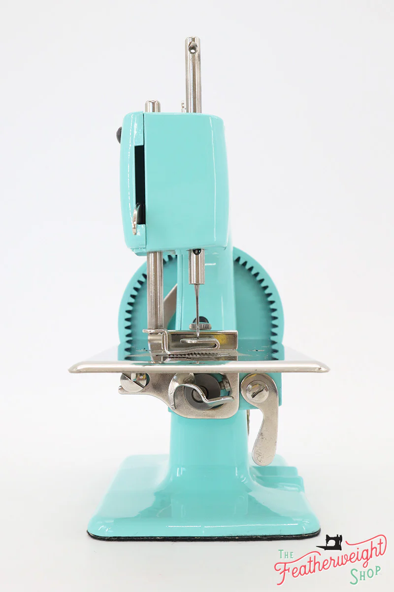 Singer Sewhandy Model 20 - Fully Restored in Tiffany Blue - Image 9