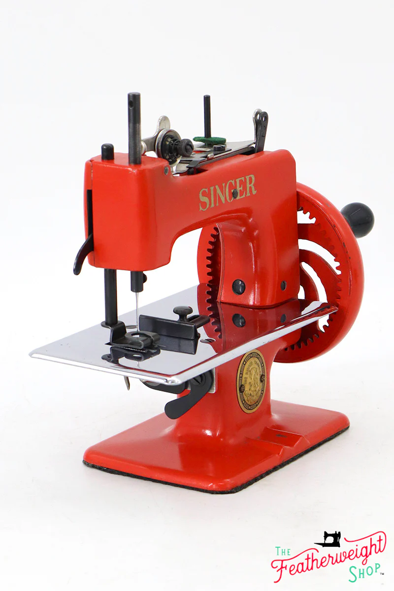 Singer Sewhandy Model 20 - Original Poppy Red - RARE, Oct. 2024 Faire - Image 3