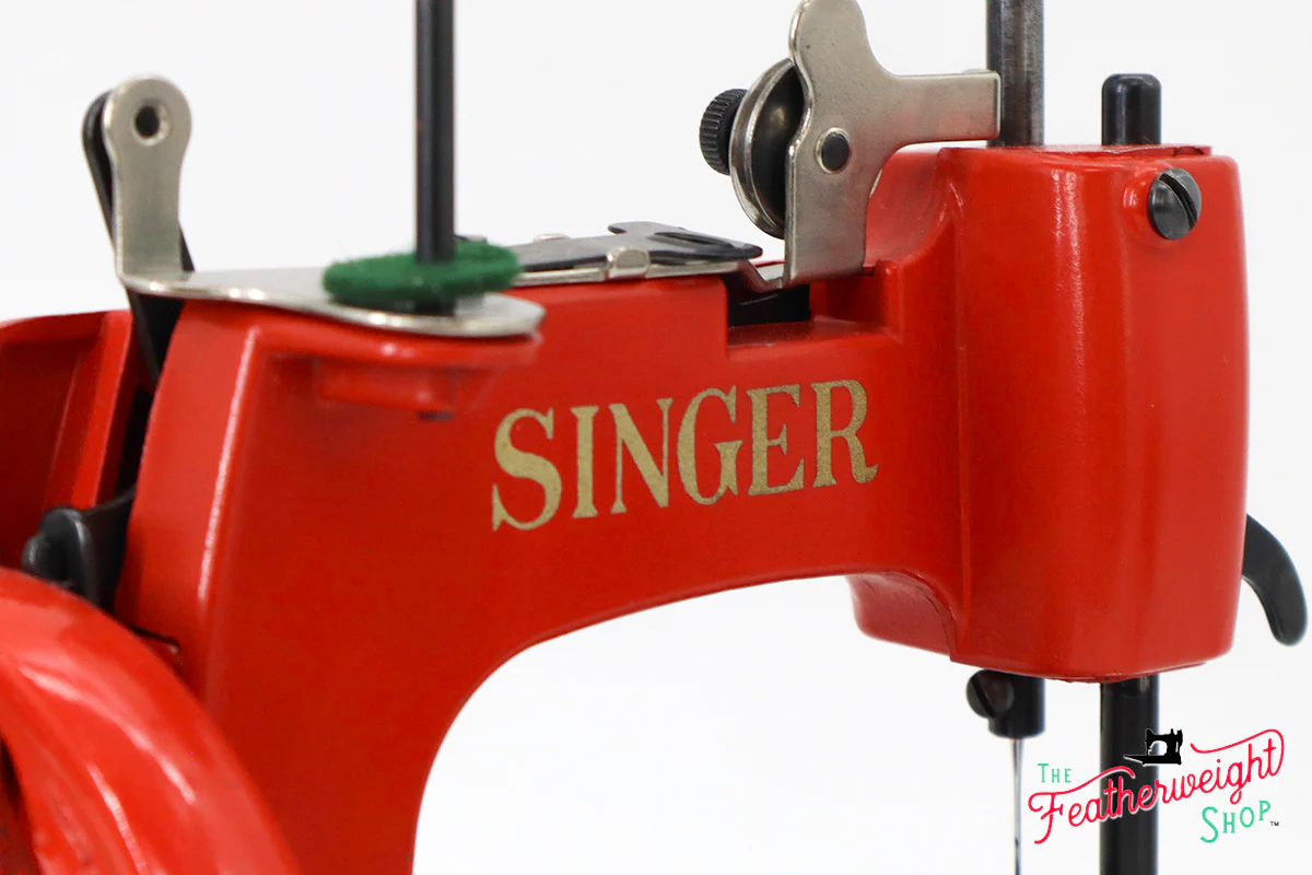 Singer Sewhandy Model 20 - Original Poppy Red - RARE, Oct. 2024 Faire - Image 7