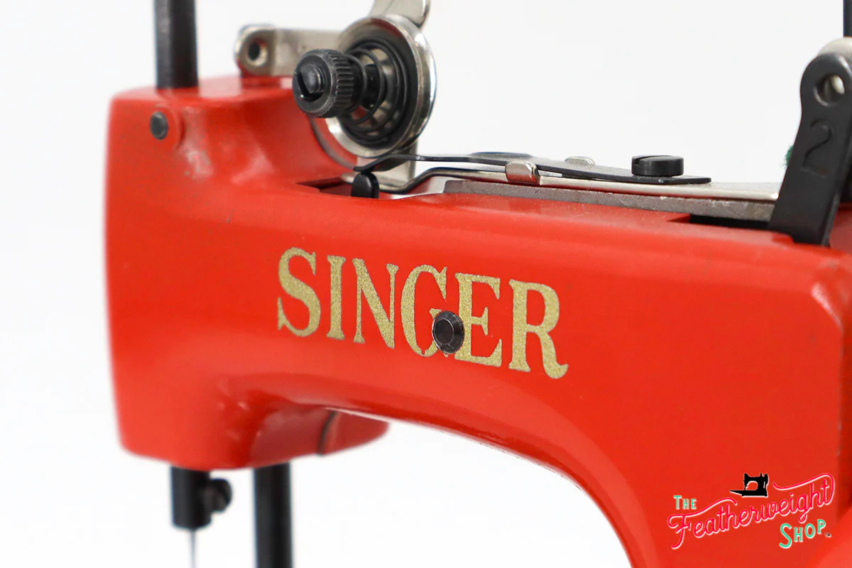 Singer Sewhandy Model 20 - Original Poppy Red - RARE, Oct. 2024 Faire - Image 8