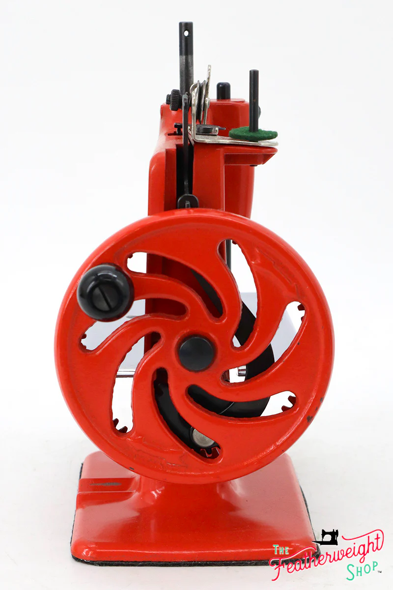 Singer Sewhandy Model 20 - Original Poppy Red - RARE, Oct. 2024 Faire - Image 9