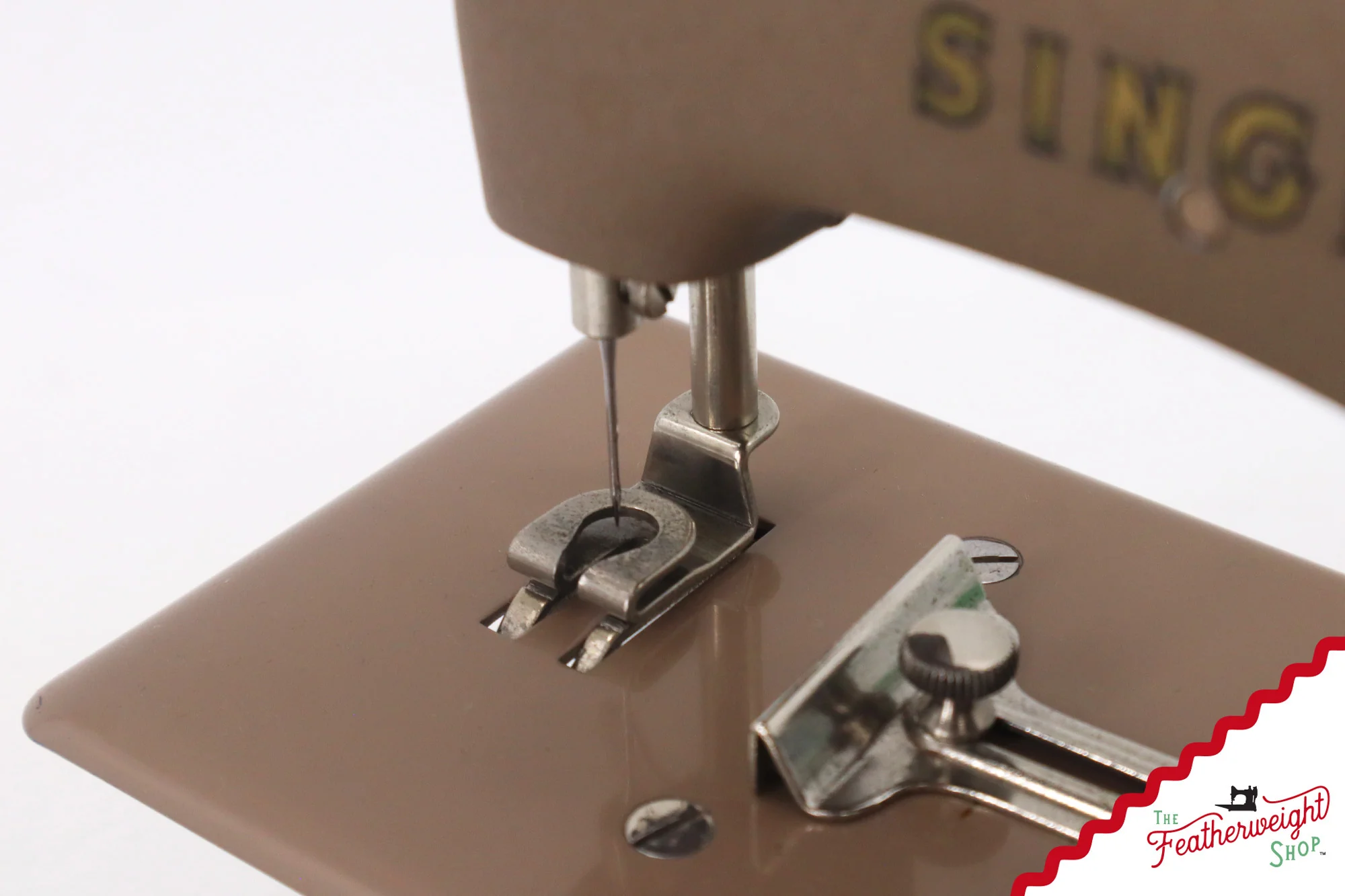 Singer Sewhandy Model 20 - Wrinkle / Warm Taupe, Complete Case Set! June 2025 - Image 12