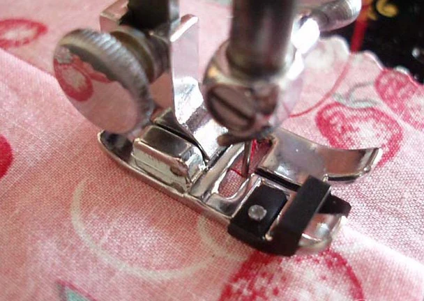 Stitch-in-the-Ditch Foot - SNAP-ON - Image 4