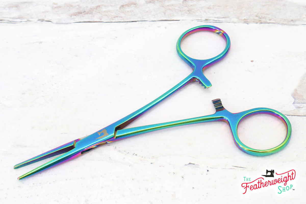 Thread-O-Stat, IRIDESCENT GREEN Featherweight Thread Grabber - Image 2